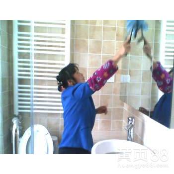 【煙臺江海保潔承接萊山區外墻及幕墻清洗廣告牌清洗等服務】- 